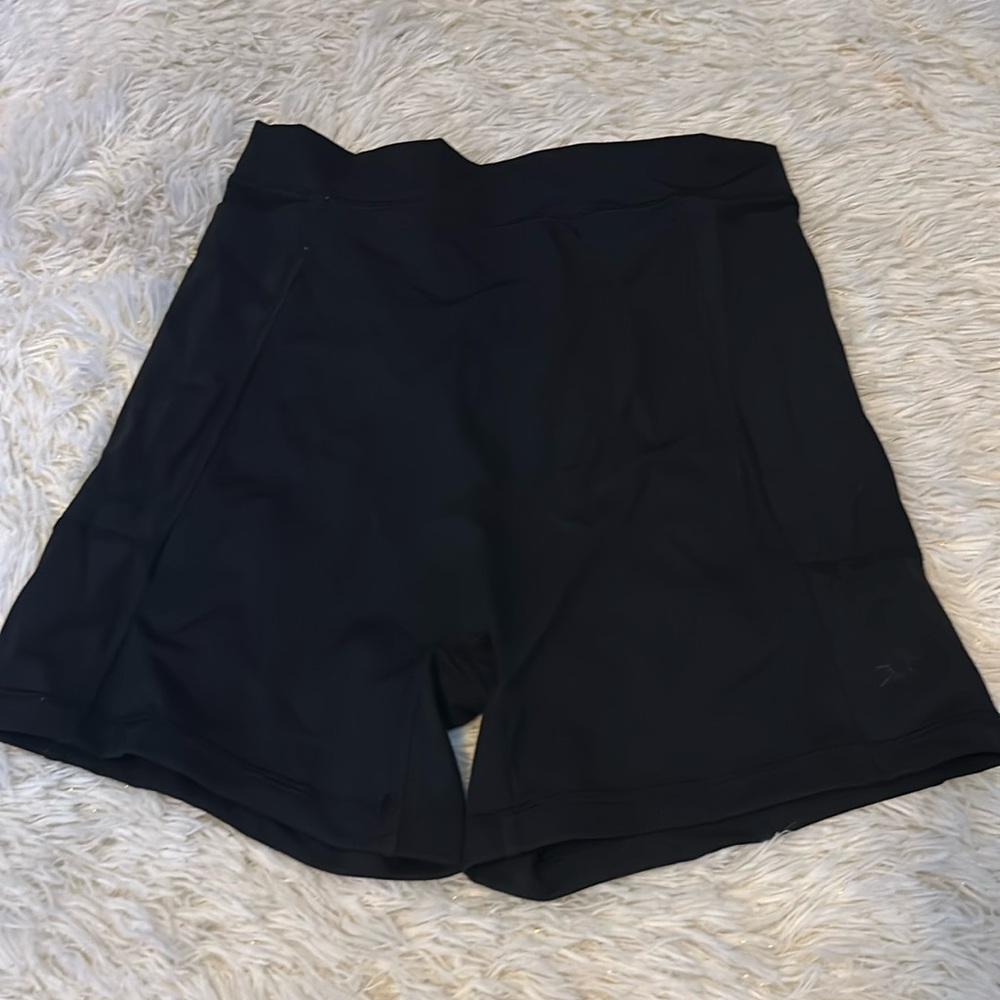 Offline by Aerie bike shorts with pockets, size medium black